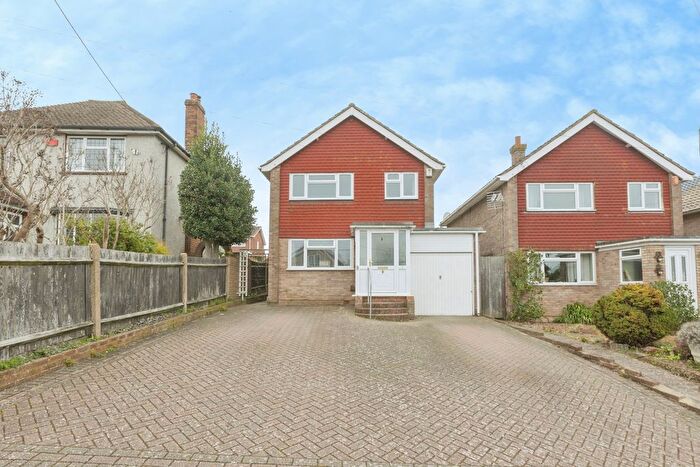 3 Bedroom Detached House For Sale In Mabel Road, Hextable, Kent, BR8