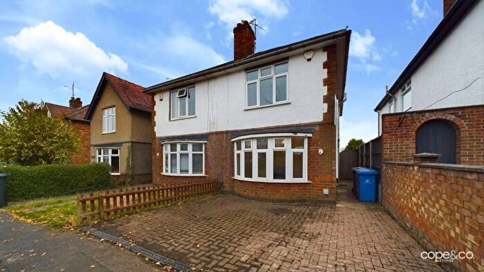 3 Bedroom Semi-Detached House To Rent In Brayfield Road, Littleover, Derby, Derbyshire, DE23