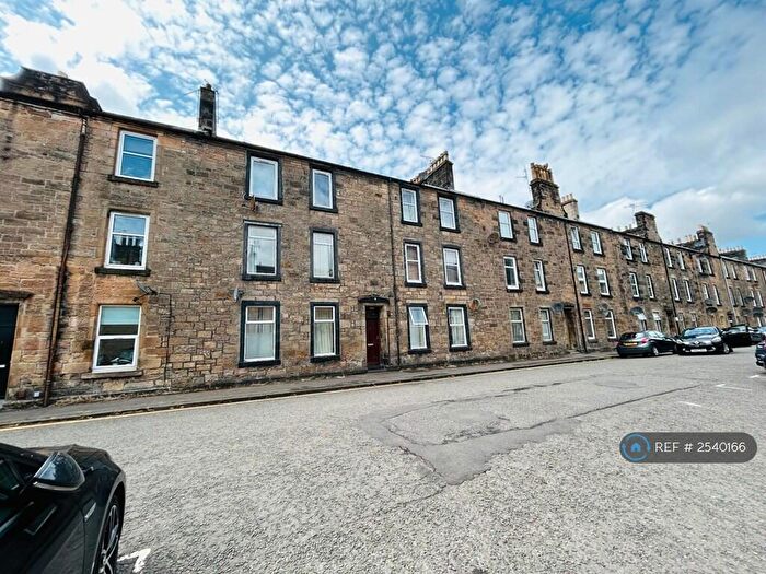 2 Bedroom Flat To Rent In Bruce Street, Stirling, FK8