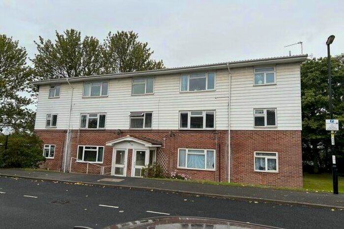 1 Bedroom Flat To Rent In Quayside Road, Southampton, SO18