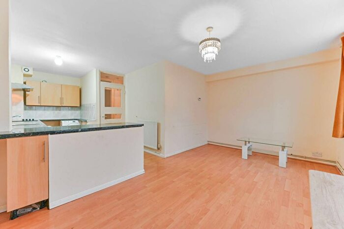 1 Bedroom Flat For Sale In Kintyre Close, Norbury, London, SW16