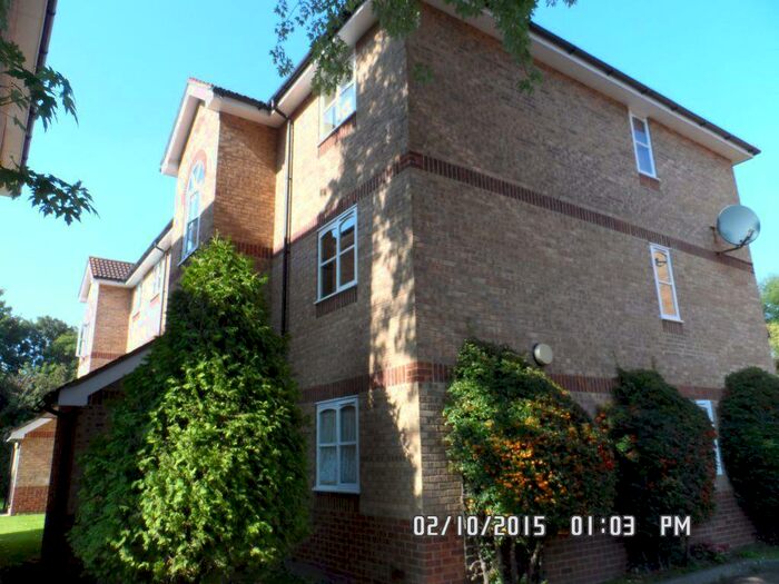 2 Bedroom Flat To Rent In Worcester Gardens, SL1