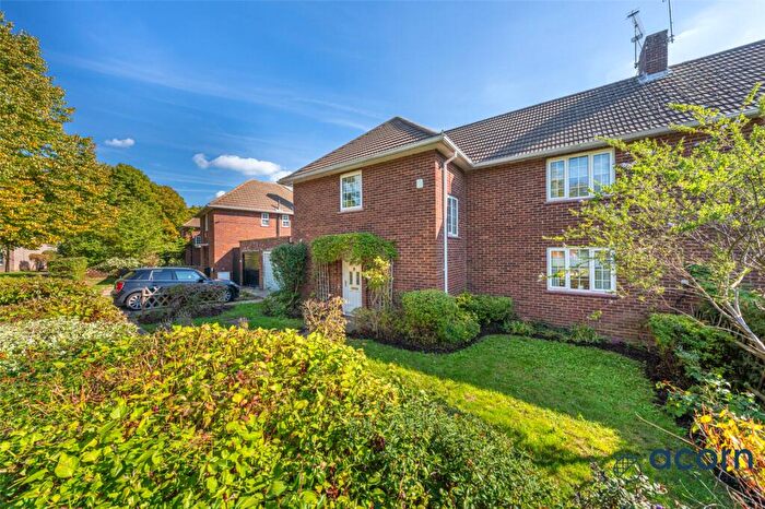 4 Bedroom Semi-Detached House For Sale In Fulbeck Drive, Colindale, London, NW9