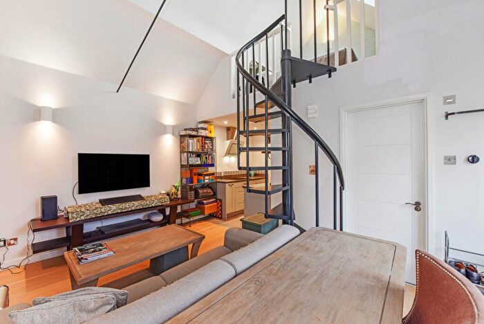 1 Bedroom Detached House For Sale In Chapel Street, Petersfield, Hampshire, GU32