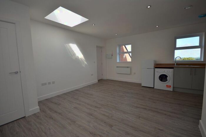 2 Bedroom Flat To Rent In Victoria Road, Swindon, SN1