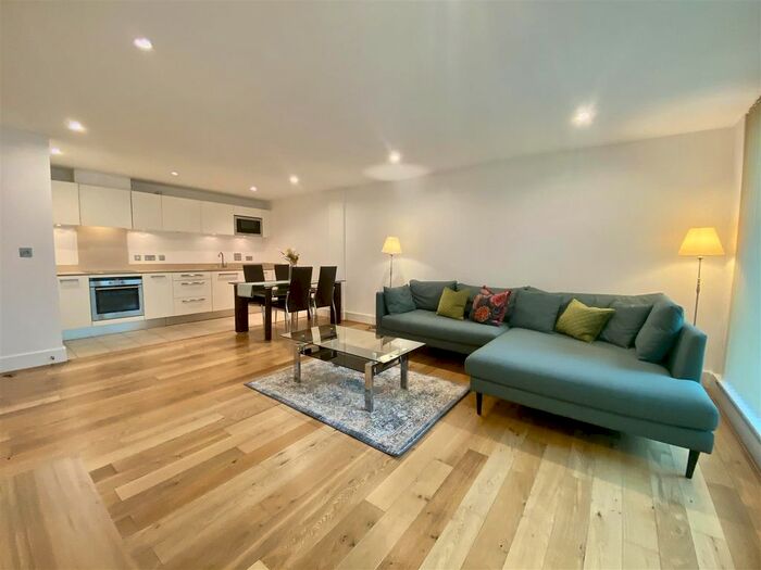 2 Bedroom Flat For Sale In Kestrel House, St Georges Wharf, SW8