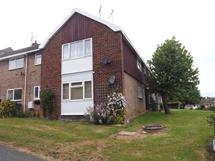 2 Bedroom Flat To Rent In Lee Chapel South, Basildon, SS16