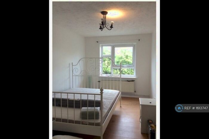 2 Bedroom Flat To Rent In Gibson Court, Harlow, CM18