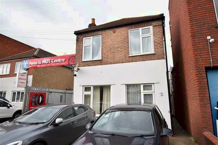 1 Bedroom Flat To Rent In Red Lion Road, Surbiton, KT6