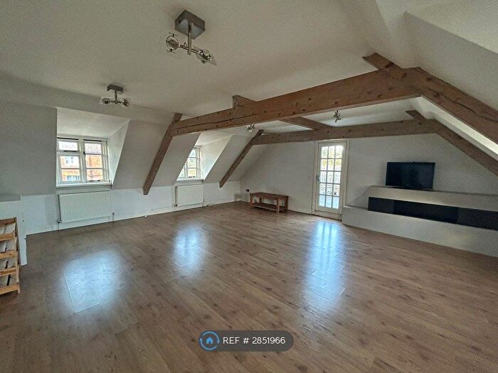 3 Bedroom Flat To Rent In Lenham Rd., London, SE12