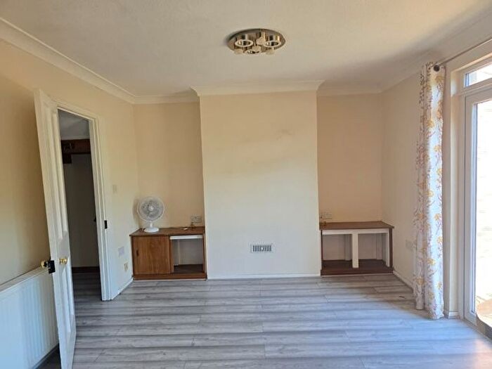 3 Bedroom Terraced House To Rent In Althorpe Street, Bedford, MK42