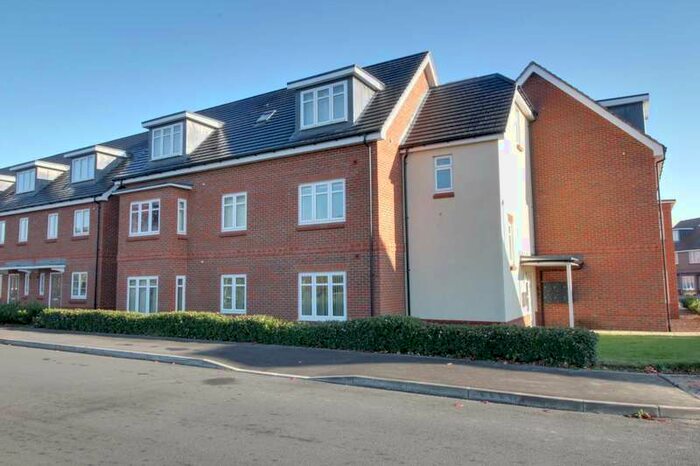 2 Bedroom Flat To Rent In Faringdon Road, Reading, RG6