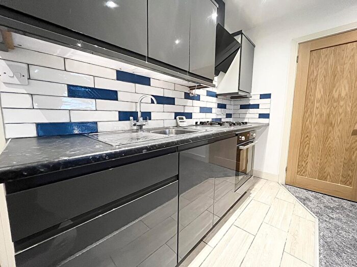 1 Bedroom Apartment To Rent In Hollings Street, Bingley, BD16