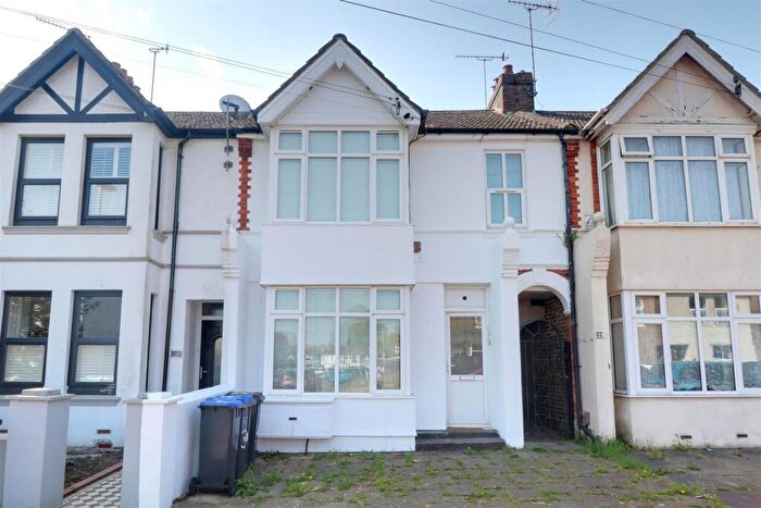 2 Bedroom Flat To Rent In Southfield Road, Broadwater, Worthing, BN14