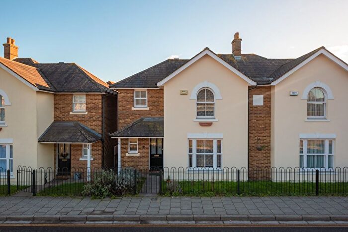 4 Bedroom Semi Detached House For Sale In Station Road West, Canterbury, CT2