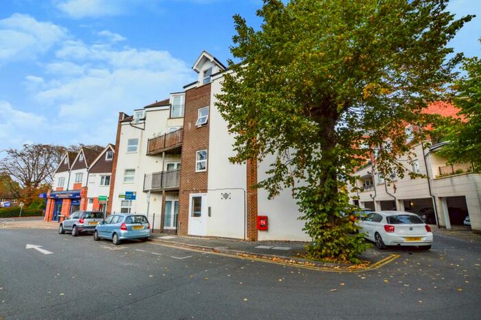 1 Bedroom Flat To Rent In Rosemount Avenue, West Byfleet, Surrey, KT14