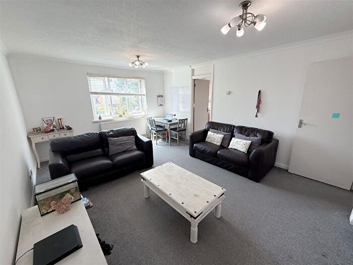 2 Bedroom Flat To Rent In Rowlands Close, London, NW7
