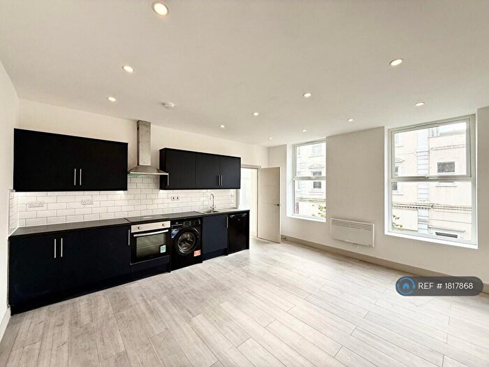 2 Bedroom Flat To Rent In Camberwell Church Street, London, SE5