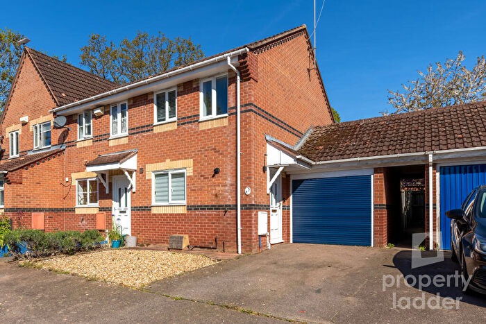 Semi-Detached House For Sale In Morgans Way, Hevingham, Norfolk, NR10