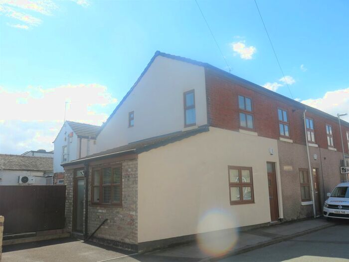 3 Bedroom End Of Terrace House To Rent In Woodshutts Street, Talke, Stoke-On-Trent, ST7