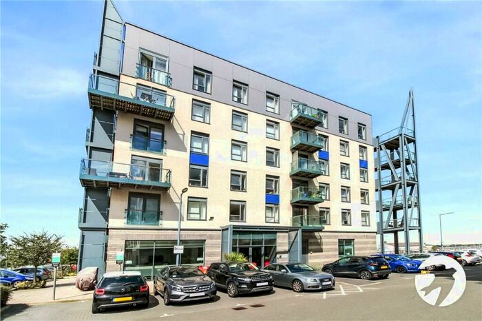 3 Bedroom Flat To Rent In Ocean Drive, Gillingham, Kent, ME7