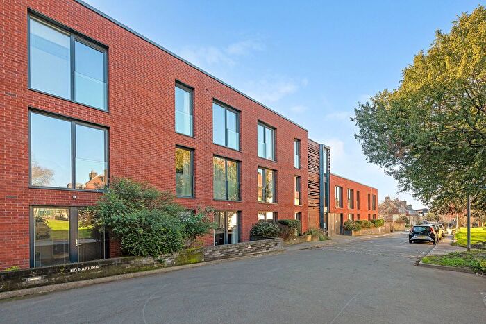 1 Bedroom Flat For Sale In Mountearl Gardens, Streatham, SW16