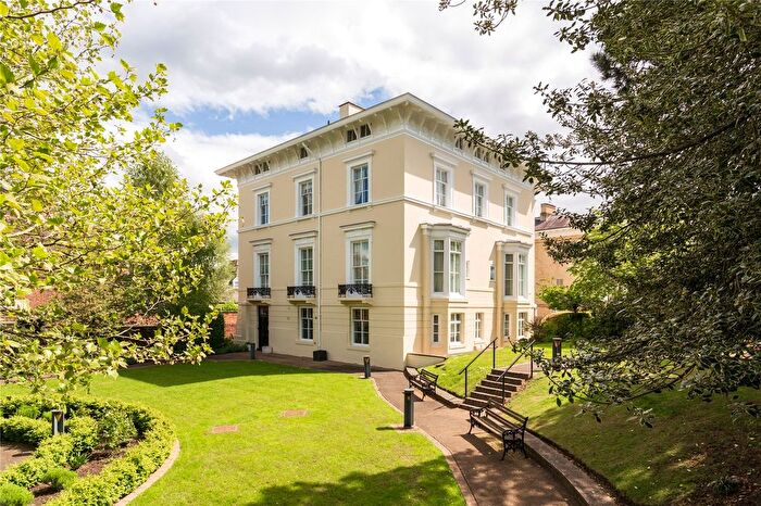 3 Bedroom Flat For Sale In Mill Mount House, Mill Mount, York, North Yorkshire, YO24