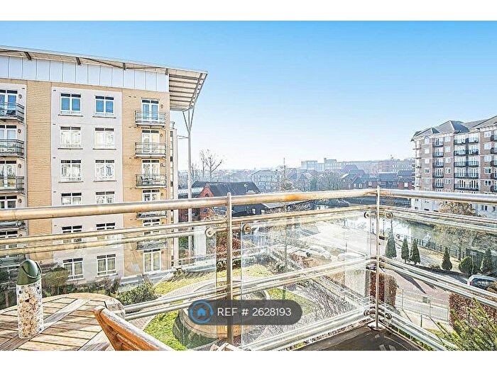 2 Bedroom Flat To Rent In Kenavon Drive, Reading, RG1