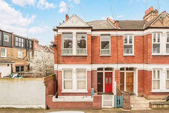 2 Bedroom Maisonette For Sale In Totterdown Street, Tooting, SW17