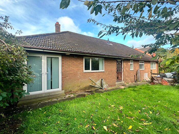 3 Bedroom Bungalow To Rent In Lidgett Lane, Leeds, LS8