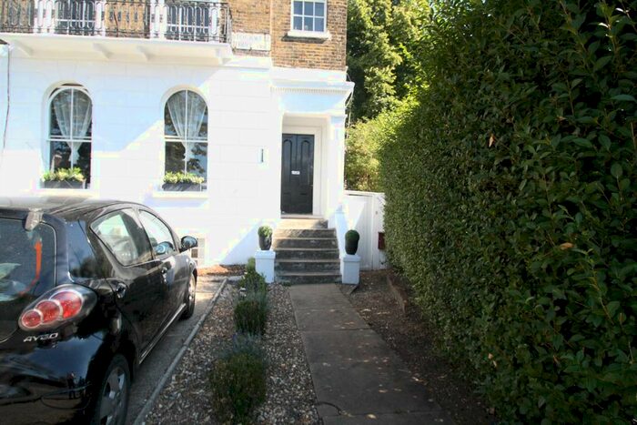 1 Bedroom Flat To Rent In Stockwell Terrace, London, SW9