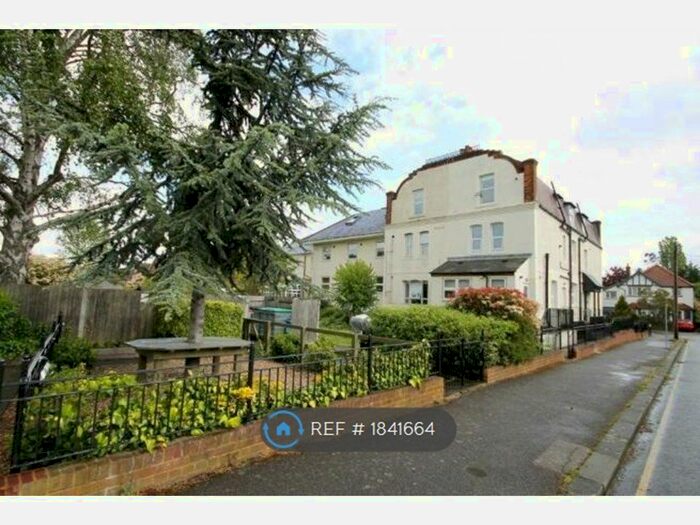 1 Bedroom Flat To Rent In Temple Road, Epsom, KT19