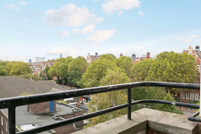 2 Bedroom Flat To Rent In Rawson Street, London, SW11