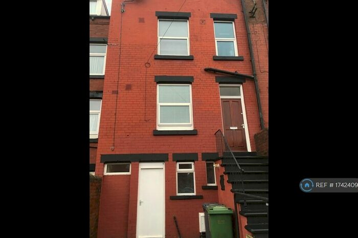 3 Bedroom Terraced House To Rent In Cobden Terrace, Leeds, LS12