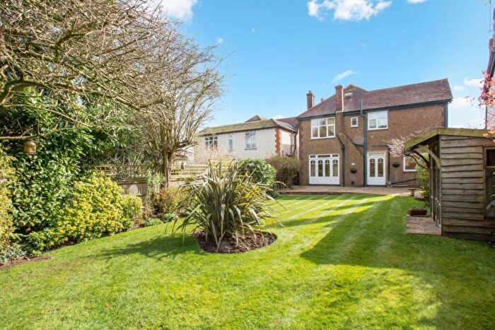 4 Bedroom Detached House For Sale In Northumberland Road, New Barnet, EN5