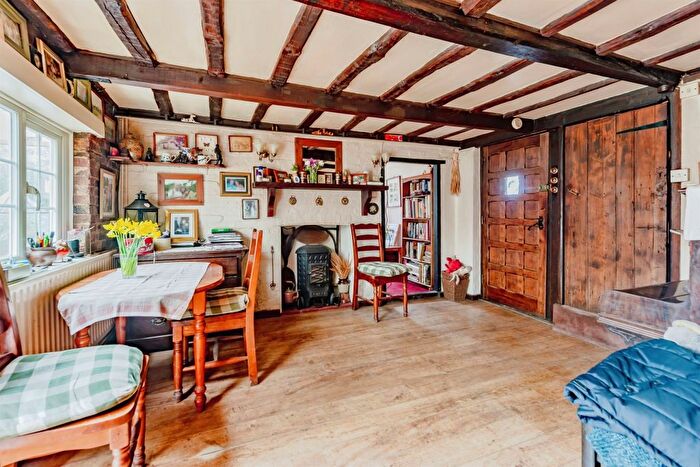 4 Bedroom Detached House For Sale In Ifield Street, Ifield, Crawley, RH11