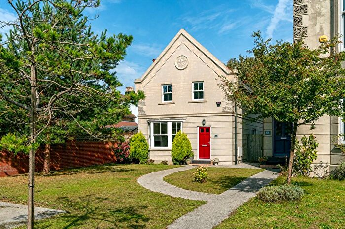 3 Bedroom Detached House For Sale In Brighton Road, Worthing, West Sussex, BN11