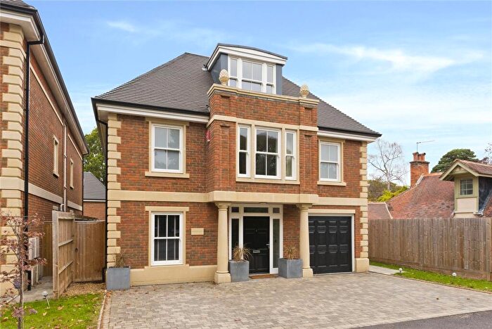5 Bedroom Detached House To Rent In Cavendish Road, Weybridge, Surrey, KT13