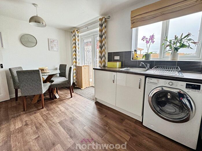 3 Bedroom Semi-Detached House For Sale In Oxford Street, Thorne, Doncaster, DN8