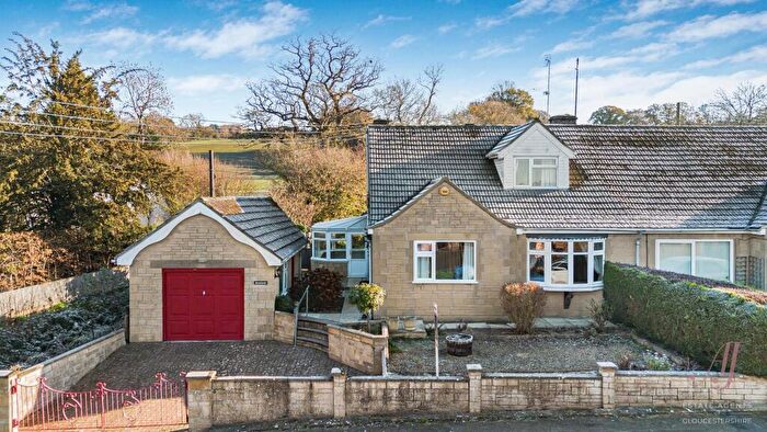 3 Bedroom Semi Detached House For Sale In Cotswold Green, Stonehouse, GL10