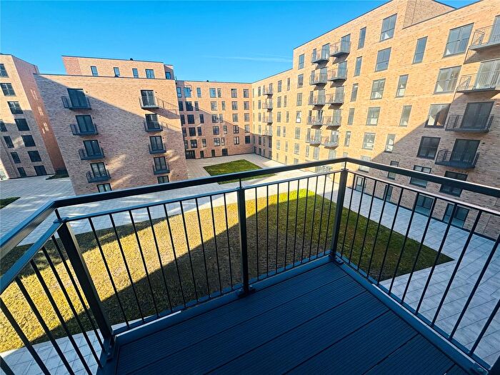 2 Bedroom Flat To Rent In Ordsall Lane, Salford, Greater Manchester, M5