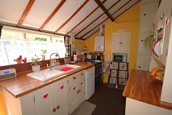 2 Bedroom Property For Sale In The Street, Ash, Canterbury, CT3