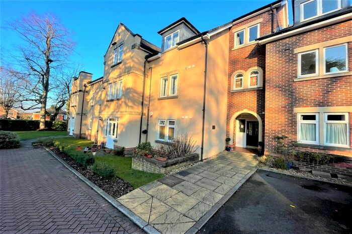 2 Bedroom Flat To Rent In Regency Court, Grove Lane, Altrincham WA15
