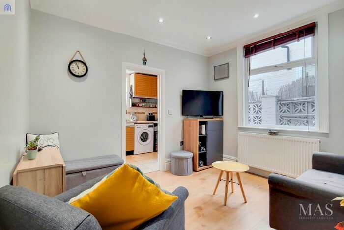 3 Bedroom Flat To Rent In Tynemouth Street, Fulham, SW6