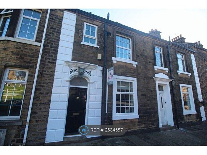4 Bedroom Terraced House To Rent In Well Street, Halifax, HX4