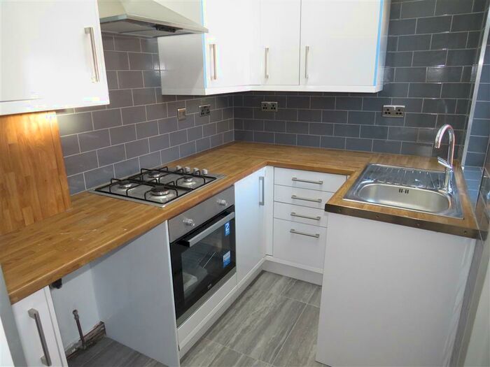 4 Bedroom House To Rent In Hares Road, Leeds, LS8
