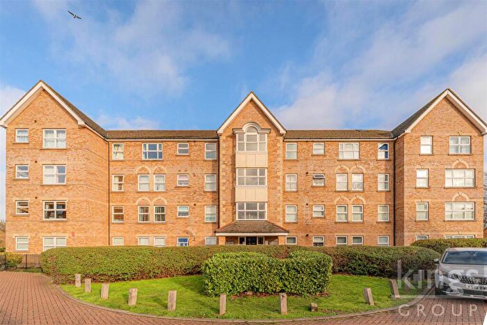 2 Bedroom Flat For Sale In Cobham Close, Enfield, EN1