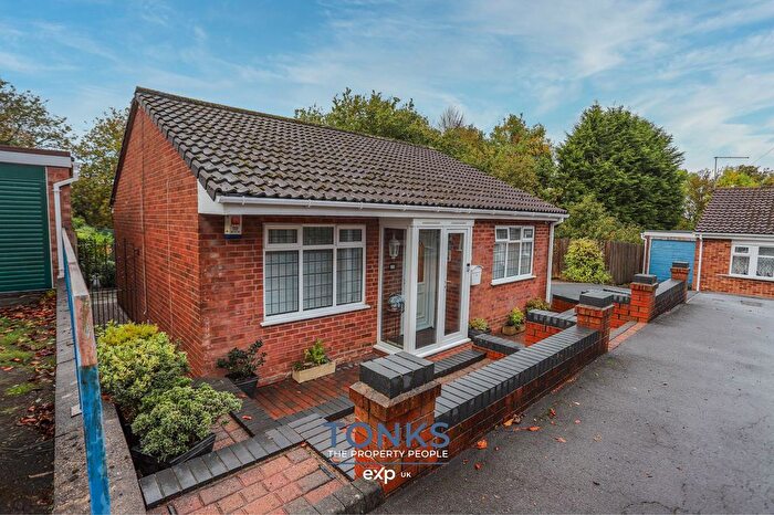 2 Bedroom Bungalow For Sale In Apsley Close, Oldbury, B68
