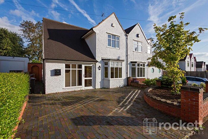 3 Bedroom Detached House To Rent In The Avenue, Hartshill, Stoke On Trent, Staffordshire, ST4