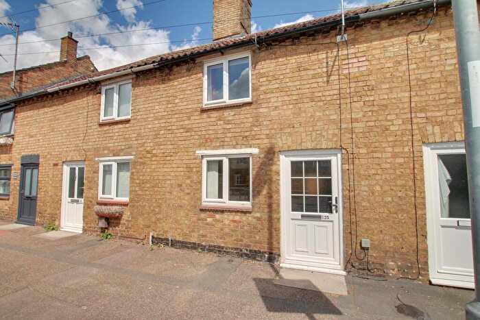 2 Bedroom Terraced House To Rent In New Road, Chatteris, PE16
